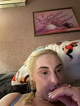 Best-B00bs live cam on StripChat