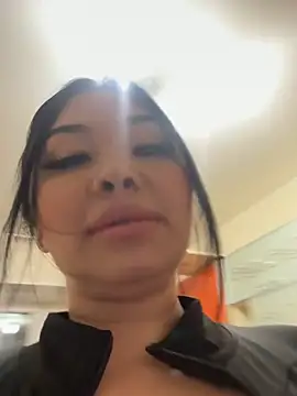 LaaadyDaaamn live cam on StripChat