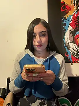 LilacNoir webcam