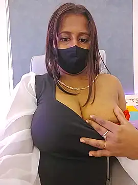 LoveLy-Soneya webcam
