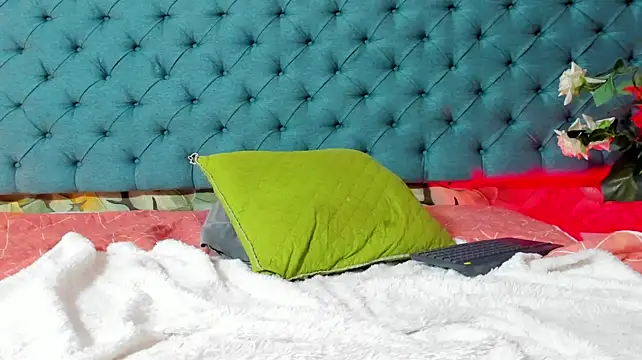 LiahGrey webcam