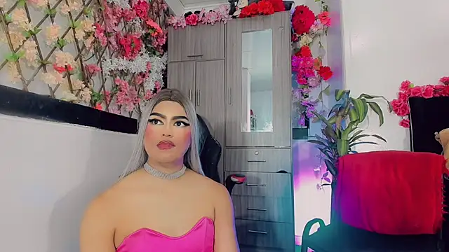 Thiara_veky_ webcam