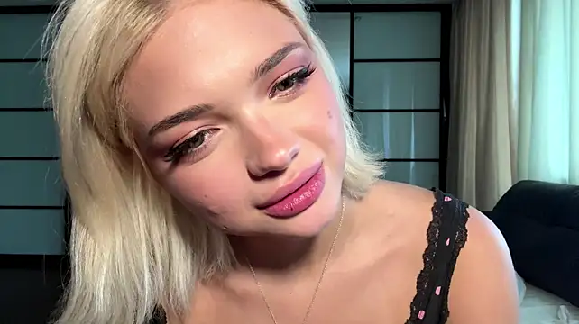 StacyChocopay live cam on StripChat