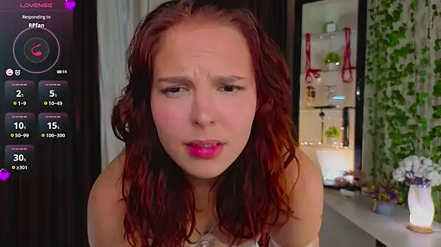 PollyHiller1 live cam on StripChat