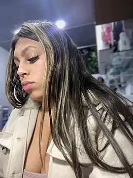 meganbom (F teen) - DEDOS EN LA BOCA 👄