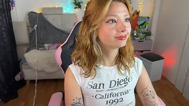 ari_kat webcam
