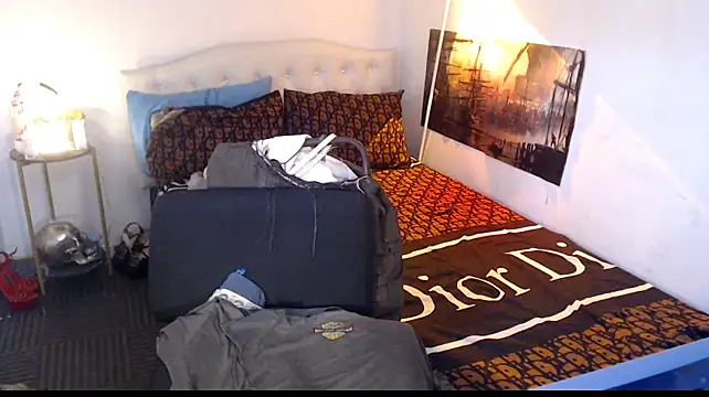 NinaDOM4CUM webcam