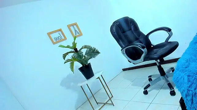 Kendall_Moon26 webcam