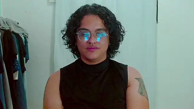 Diane_exotic live cam on StripChat
