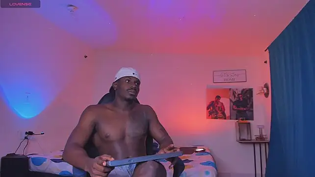 Ethantravis22 live sex cam