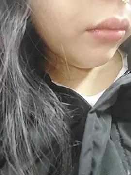 Elinaax live cam on StripChat