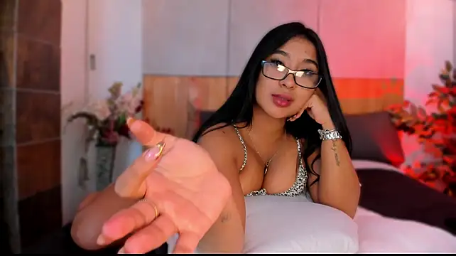 BellaHarllow live cam on StripChat