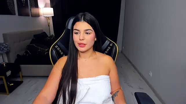 AlluringAriel webcam