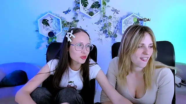 mona_cloud webcam