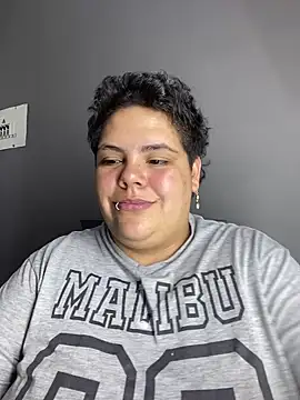 Hailey_Curvy webcam