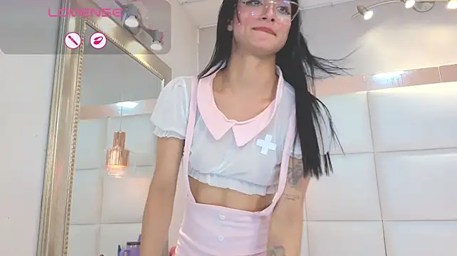 Sharlott_Luxe webcam