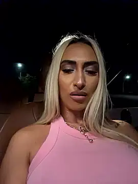 KelseyJunes webcam
