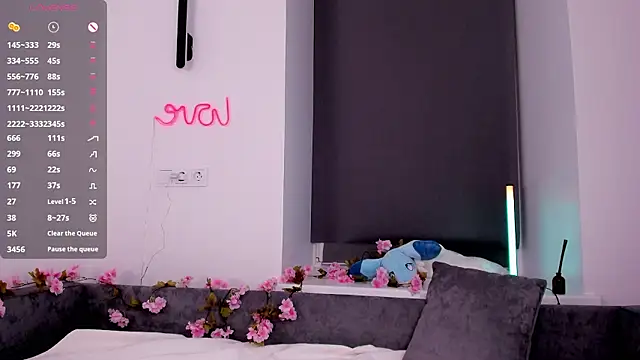 AriaRosaline webcam