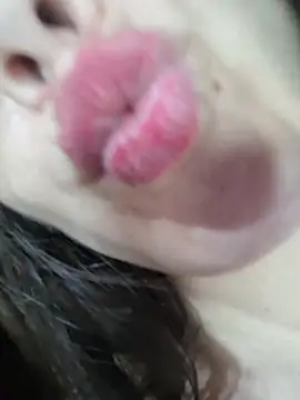 Emmasweet_Val live cam on StripChat