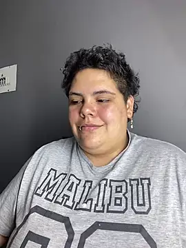 Hailey_Curvy webcam