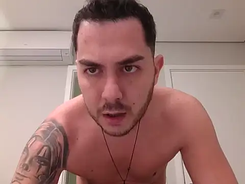 alphagifted20 live cam on StripChat