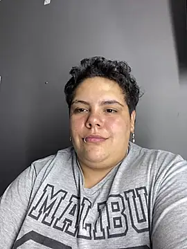Hailey_Curvy webcam