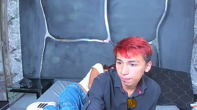 LexxyAndAres webcam