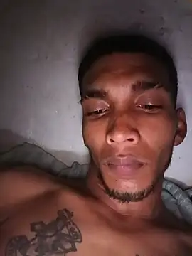 NaughtyGuy0071 webcam