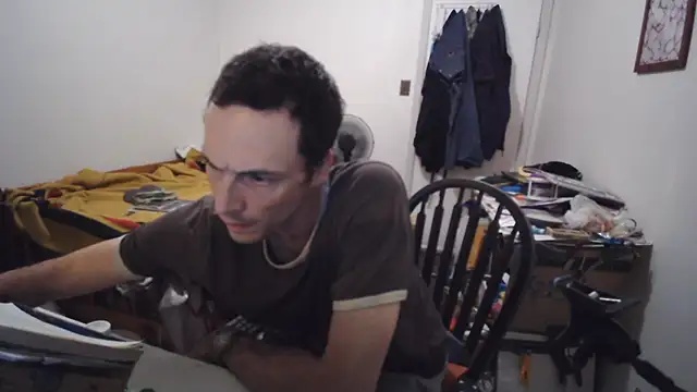 JohnnyMoves webcam