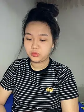 Almira6868 webcam