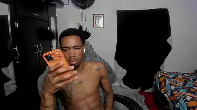 Kofi_exotic_2 webcam