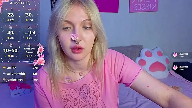 BlondieSummer webcam