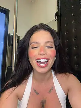 Rafaellaz Live Webcam on Stripchat