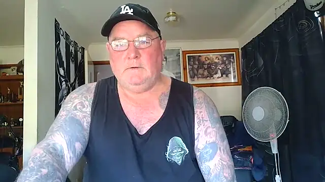 KINKYBLUEYES69