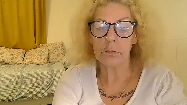 belgianshantie live cam on StripChat