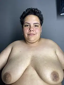 Hailey_Curvy webcam