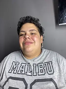 Hailey_Curvy webcam