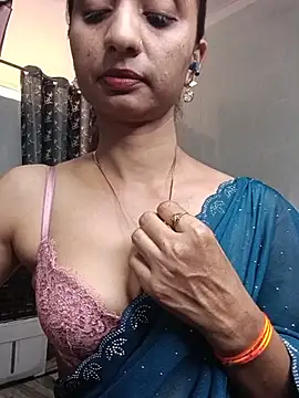 Sonam1186 live cam on StripChat