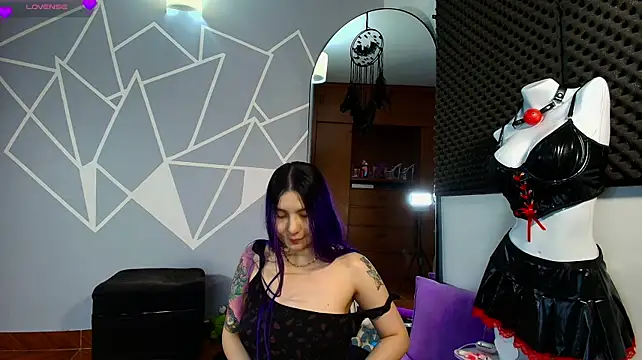 karlamoon23 webcam