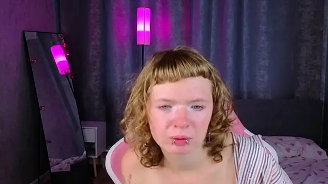 VioletDesiree webcam