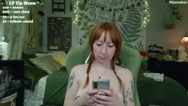 LilyMayBae webcam