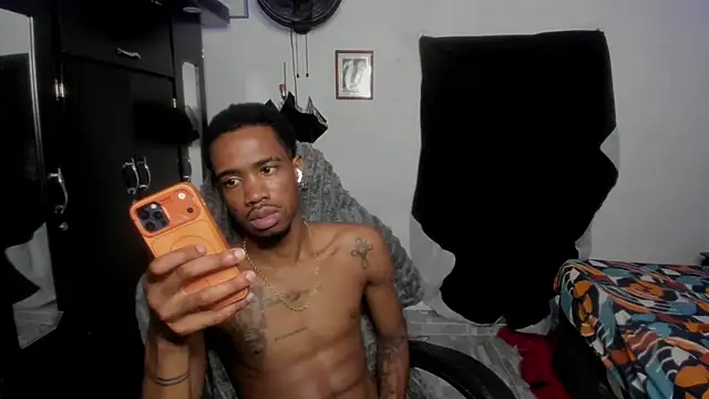 Kofi_exotic_2 webcam