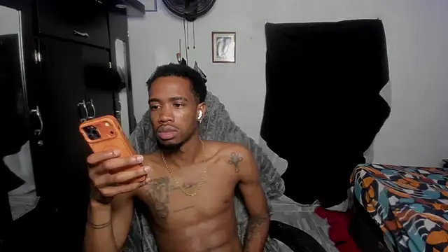 Kofi_exotic_2 webcam