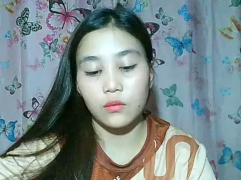 SexyAsianPussy4u live cam on StripChat