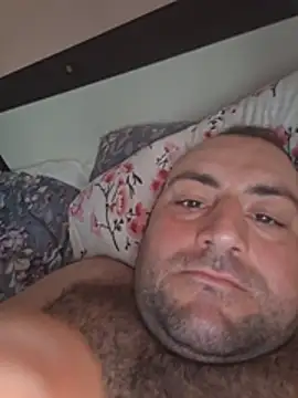 StrictBobby live cam on StripChat