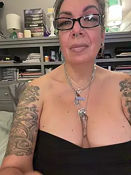 dieseldame1313 webcam