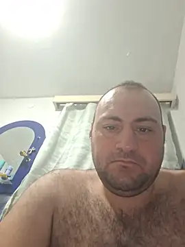 StrictBobby webcam