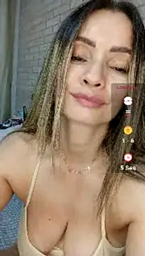 Loly_Horny webcam