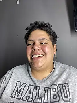 Hailey_Curvy webcam
