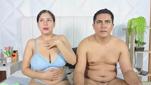 Emily_and_Sebastiannn webcam